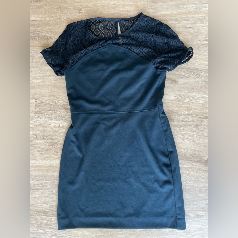 EUC GAP Petites Navy Blue Diamond Pattern Sheer Yoke 0P